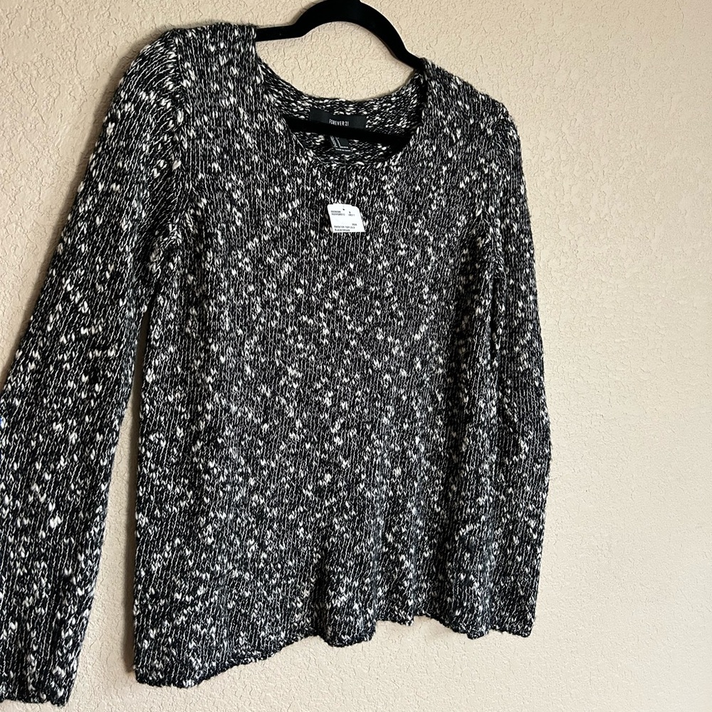 NWT Black & Cream Sweater